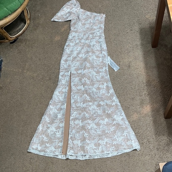 Dress The Population Genevieve Lace Maxi Gown One Shoulder Bow White Medium - Picture 6 of 14